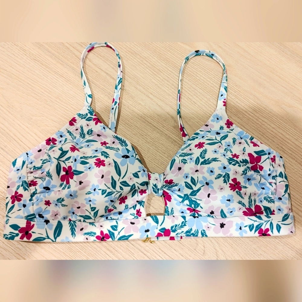 Kona Sol knotted Bikini Top  Size Med